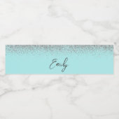 Aqua Blue Aquamarin Silver Glitzer Monogram Wasserflaschenetikett (Einzelnes Label)