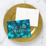 Aqua Blue Bokeh Imitate Silver Sie sind Phantastis Postkarte<br><div class="desc">Chic motivierend Postkarte mit den Worten "You Are Phantastisch" in Imitaten silberne Folie vor einem aqua blauen Buch Lichter Muster Hintergrund. Um der Karte Text hinzuzufügen, klicken Sie auf die Schaltfläche "Anpassen". *Bitte beachten Sie, dass das Zazzle-Wasserzeichen, das in der Zoomvorschau angezeigt wird, NICHT auf dem gedruckten Endprodukt erscheint. ©...</div>