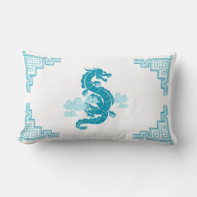 Aqua Blue Chinoiserie Dragon and Clouds Lendenkissen (Vorderseite)