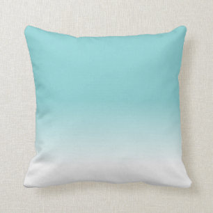 Aqua Blue Color of 2021 Popular Ombre Kissen