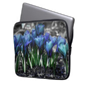 Aqua Blue Crocus Blooms Laptopschutzhülle (Vorderseite Links)