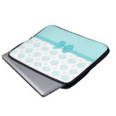 Aqua Blue Damask mit türkisfarbenem Ribbon Laptopschutzhülle (Vorne Knopf)