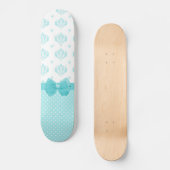 Aqua Blue Damask mit türkisfarbenem Ribbon Skateboard (Vorderseite)