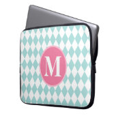 Aqua Blue Diamonds Muster Pink Monogram Laptopschutzhülle (Vorderseite Links)