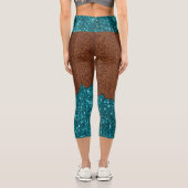 Aqua Blue Glitzern Glitzer rustikales braunes Holz Capri Leggings (Rückseite)