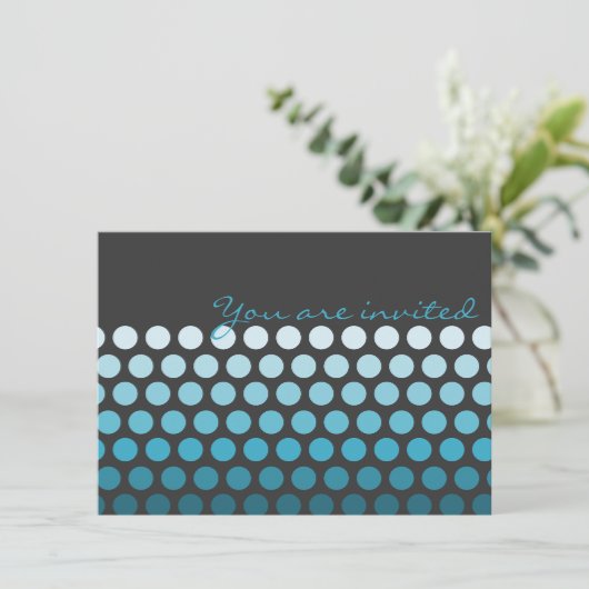 Aqua Blue Ombre Dots Einladung (Stehend Vorderseite)