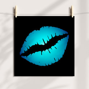 Aqua Blue Ombre Lippenstift Kuss auf Schwarz Poster