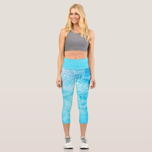 Aqua Blue Sea und White Mandala Yoga Capri Legging (Vorderseite)