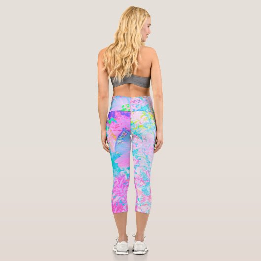 Aqua Blue und Hot Pink Hydrangea Landschaft Capri Leggings (Rückseite)