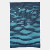 Aqua Blue Water Waves Geschirrtuch (Vertikal)