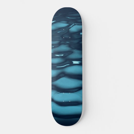 Aqua Blue Water Waves Skateboard (Vorderseite)