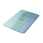 Aqua Blue Watercolor Waves Monogram Bath Mat Badematte (Schrägansicht)
