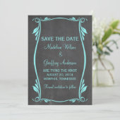 Aqua Blühe Chalkboard Save the Date einladen (Stehend Vorderseite)