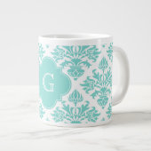 Aqua Floral Damask #3 Aqua Quatrefolie Monogram Jumbo-Tasse (Vorderseite Rechts)