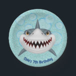 Aqua Glitzer Kids Shark Birthday Paper Tellers Pappteller<br><div class="desc">Wenn Sie für Ihr nächstes Party ein einzigartiges Unterwasserthema suchen, dann gibt es hier ein tolles Design. Dieser Hai ist definitiv nicht beängstigend, er ist super niedlich und wird jedes Party, dem Besucher gegenüberstehen, lächeln. Ideal für Jungs oder Mädels, ob Geburtstag oder einfach nur ein Sommer, diese Party-Vorräte sind ein...</div>