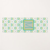 Aqua Gray und Chartreuse Trendy Monogram Yogamatte (Vorderseite (Horizontal))