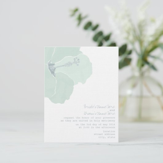 Aqua Hibisken Blume Tropical Beach Wedding Einladung (Stehend Vorderseite)