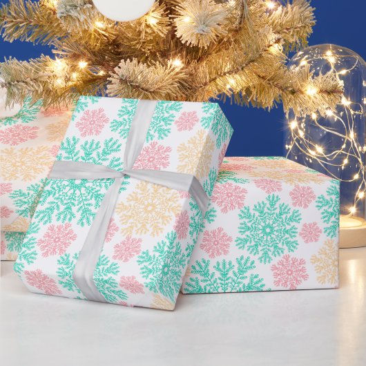 Aqua Pink und Gold Schneeflocken Muster Geschenkpapier (Feiertage)
