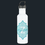 Aqua Quatrefoil Monogramm Edelstahlflasche<br><div class="desc">Aqua blau und weiß Quarrefoliendesign mit Monogramm.</div>