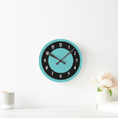 Aqua und Black Circles Runde Wanduhr (Zuhause)