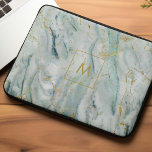 Aqua- und Golddrucke Mit Monogramm Laptopschutzhülle<br><div class="desc">Trendiges und stilvolles Marmor und goldene Textur personalisiertes Design.</div>