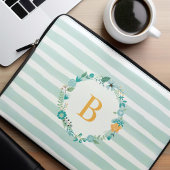 Aqua und Mit Monogramm gelber Blumenreath Laptopschutzhülle