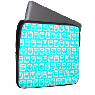 Aqua Whimsical Owl Pattern Laptopschutzhülle