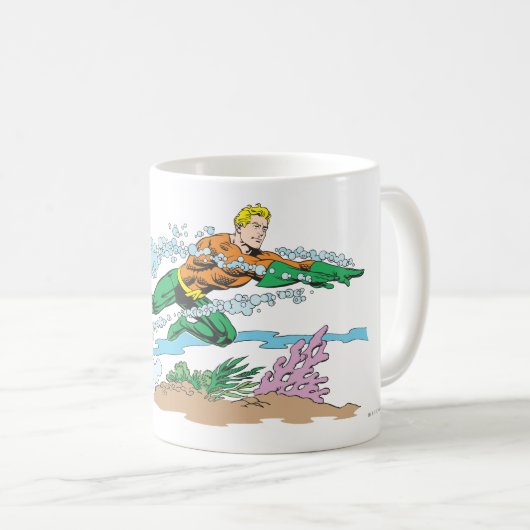 Aquaman springt über Korallen Kaffeetasse (VorderseiteRechts)