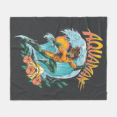 Aquaman und Trident Rising Surf Graphic Fleecedecke (Vorderseite (Horizontal))