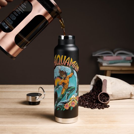 Aquaman und Trident Rising Surf Graphic Trinkflasche (Kaffee)
