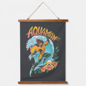 Aquaman und Trident Rising Surf Graphic Wandteppich Mit Holzrahmen (Vorderseite)