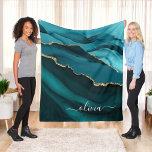 Aquamarin Aqua Blue Green Agate Geode Gold Monogra Fleecedecke<br><div class="desc">Aquamarin Aqua Blue Green und Gold Foil Agate Geode Monogram Schöne elegante Script Name Sherpa Blanket. Das macht das perfekte süße 16, 13, 15, 16, 18, 21., 30., 40., 50., 60., 70., 80., 90., 100. Geburtstag, Hochzeit, Brautparty, Jubiläum, Babydusche, Abschluss oder Junggeselinnen-Abschied Geschenk für jemanden, der sie dekoriert Zimmer in...</div>