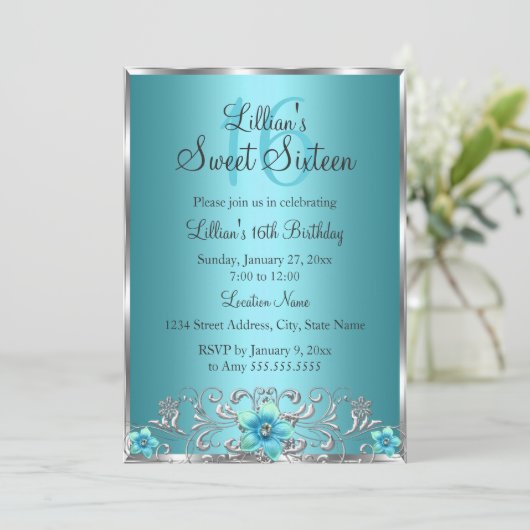 Aquamarin Blau Silberblütenwirbel Sweet 16 Einladu Einladung (Stehend Vorderseite)