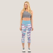 Aquamarin-blaurosa Lila-weißes Camouflage-Muster Capri Leggings (Vorderseite)