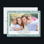 Aquamarin Blue Leaf Muster Einfach Frohe Weihnacht Feiertagskarte<br><div class="desc">Aquamarin Blau und Mint Grün Leaf Muster Einfach Frohe Weihnachtsfotokarte. Das Bild und der Familienname können auf dieser einfachen und eleganten Pastel Greenery Weihnachtsfotokarte ersetzt werden.</div>