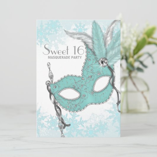 Aquamarin Blue Snowflake Sweet 16 Masquerade Party Einladung (Stehend Vorderseite)