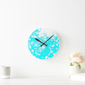 Aquamarin Blue White Abstrakt Pattern Modernes Ges Runde Wanduhr (Zuhause)
