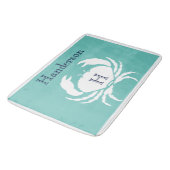 Aquamarin Navy Blue White Crab Nautical Kitrug Badematte (Schrägansicht)