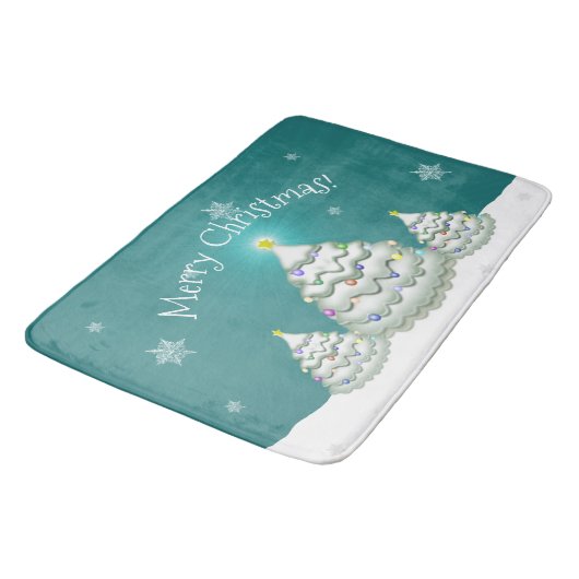 Aquamarin Snowy Christmas Tree Bath Mat Badematte (Schrägansicht)