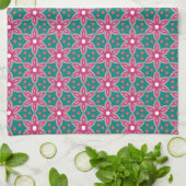 Aquamarin + Tief rosa geometrisches Blumenmuster Handtuch (Gefaltet)