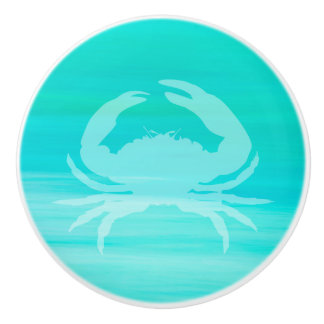 Aquamarin türkisfarbenes Meerwasser mit einer Krab Keramikknauf