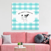 Aquamarine Buffalo Karierte Farm Cow Canvas Print Leinwanddruck (Insitu (Wohnzimmer))