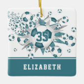 aquamarine Fußballbälle zeigen Mädchen personalisi Keramikornament (Vorderseite)