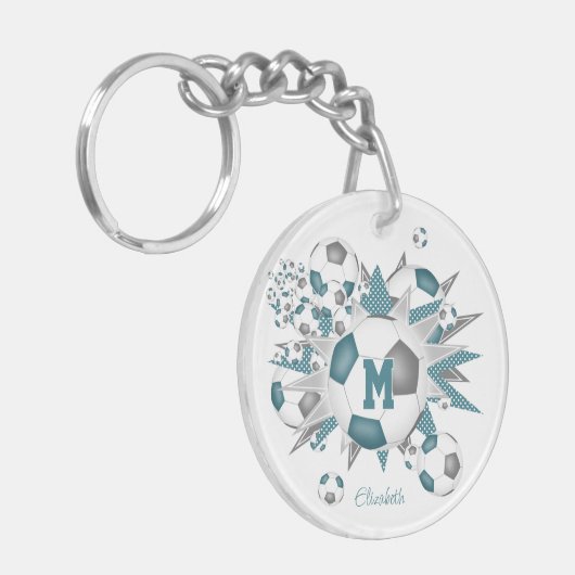 aquamarine, graue Fußballschuhmädchen mit Monogram Schlüsselanhänger (Vorderseite links)
