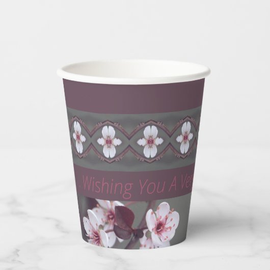 Aquamarine grüne Pflaume und rosa Pappbecher (Vorderseite)