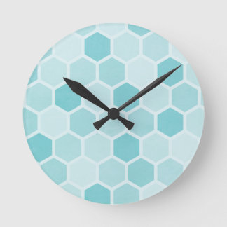 Aquamarine Hexagons Runde Wanduhr