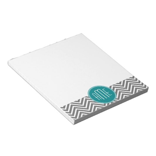 Aquamarine Karkohle Chevrons Custom Monogram Notizblock (angewinkelt)
