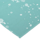 Aquamarine Schneeflocken Tischdecke (Schrägansicht)