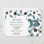 aquamarine schwarze Fußballbälle Kindergeburtstag  Einladung (Vorderseite)