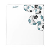 aquamarine schwarze Fußbälle Akzent individuelle N Notizblock (Vorderseite)